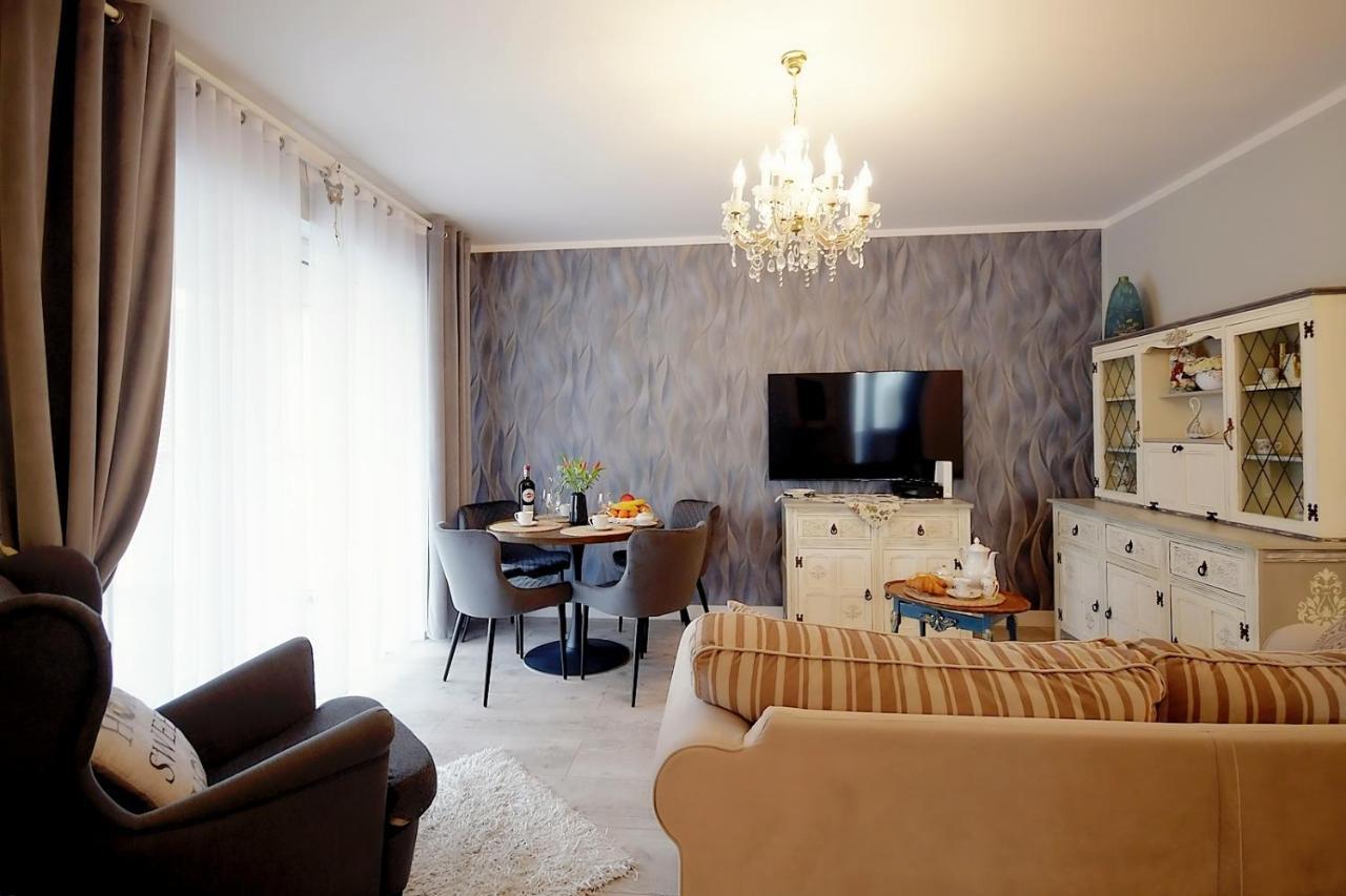 Miodowy Dom Exspanse Apartament 2 Lub 3 Pokoje Z Tarasem I Parkingiem Kołobrzeg Esterno foto