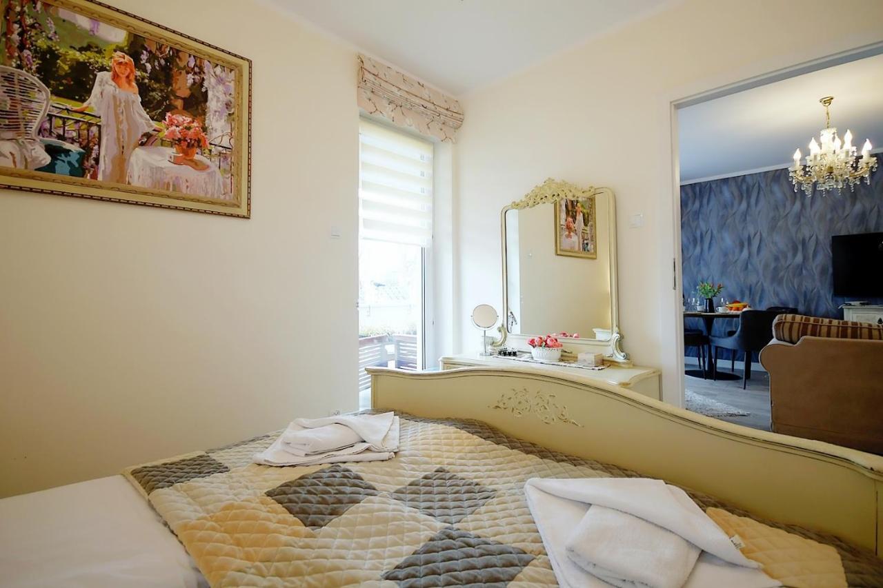 Miodowy Dom Exspanse Apartament 2 Lub 3 Pokoje Z Tarasem I Parkingiem Kołobrzeg Esterno foto
