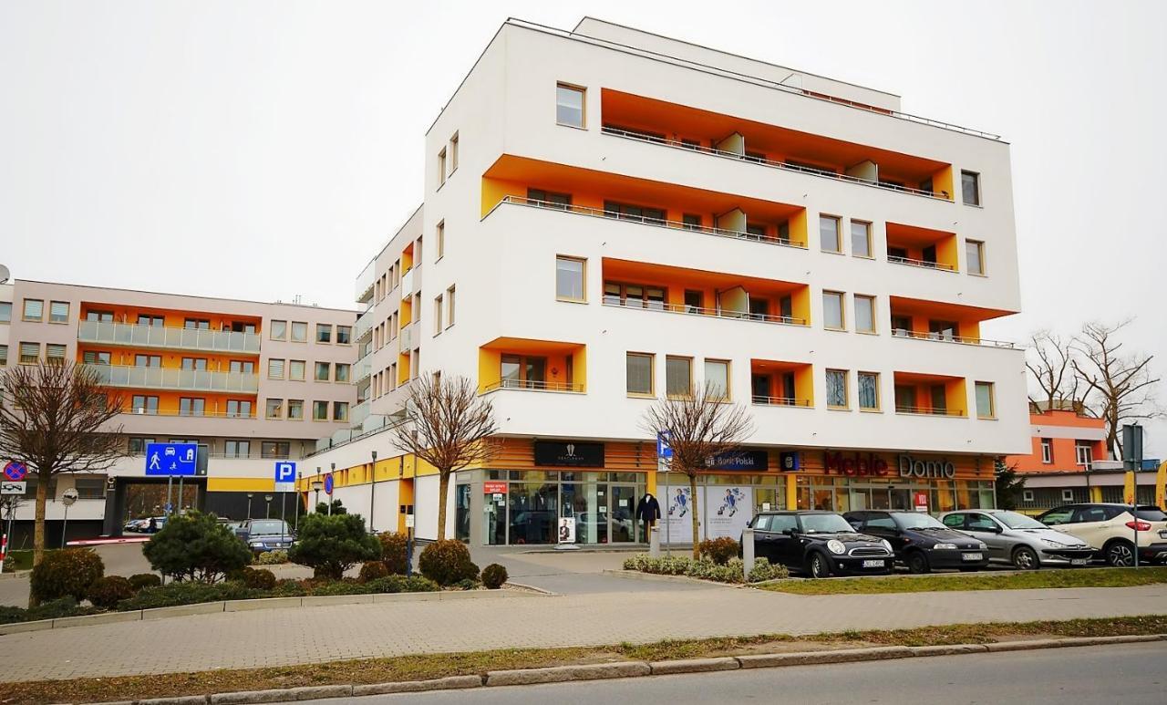Miodowy Dom Exspanse Apartament 2 Lub 3 Pokoje Z Tarasem I Parkingiem Kołobrzeg Esterno foto