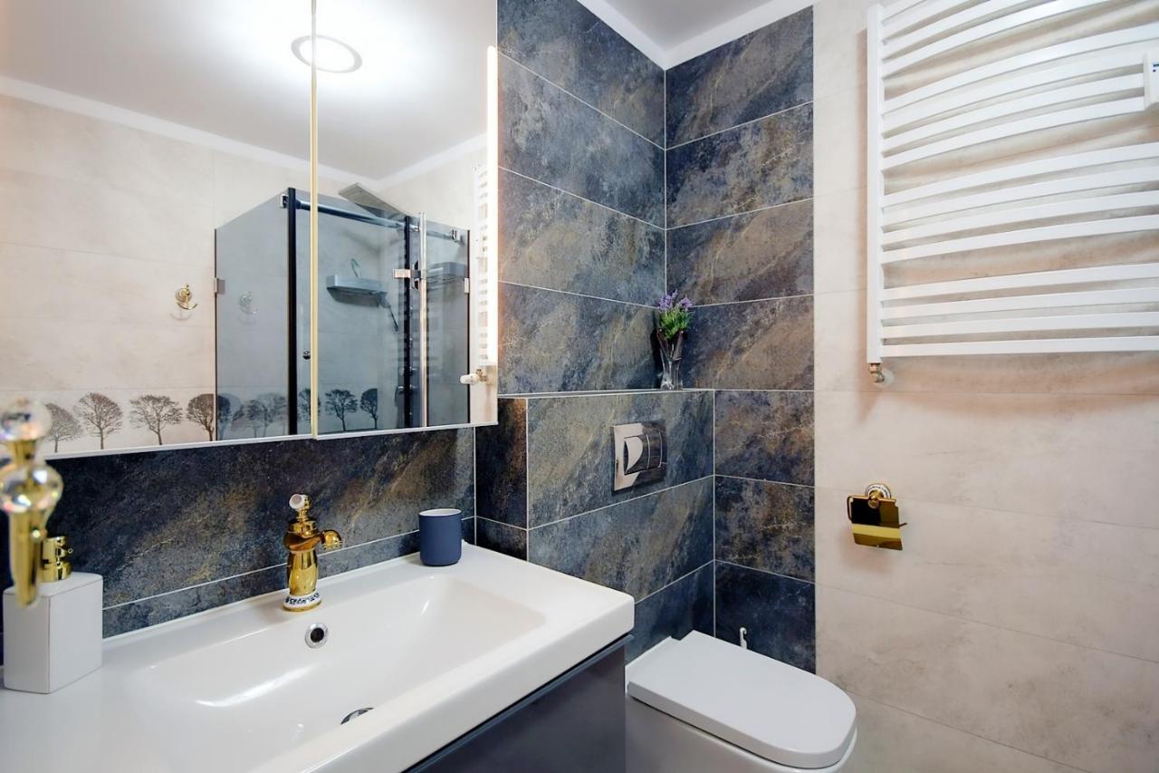 Miodowy Dom Exspanse Apartament 2 Lub 3 Pokoje Z Tarasem I Parkingiem Kołobrzeg Esterno foto