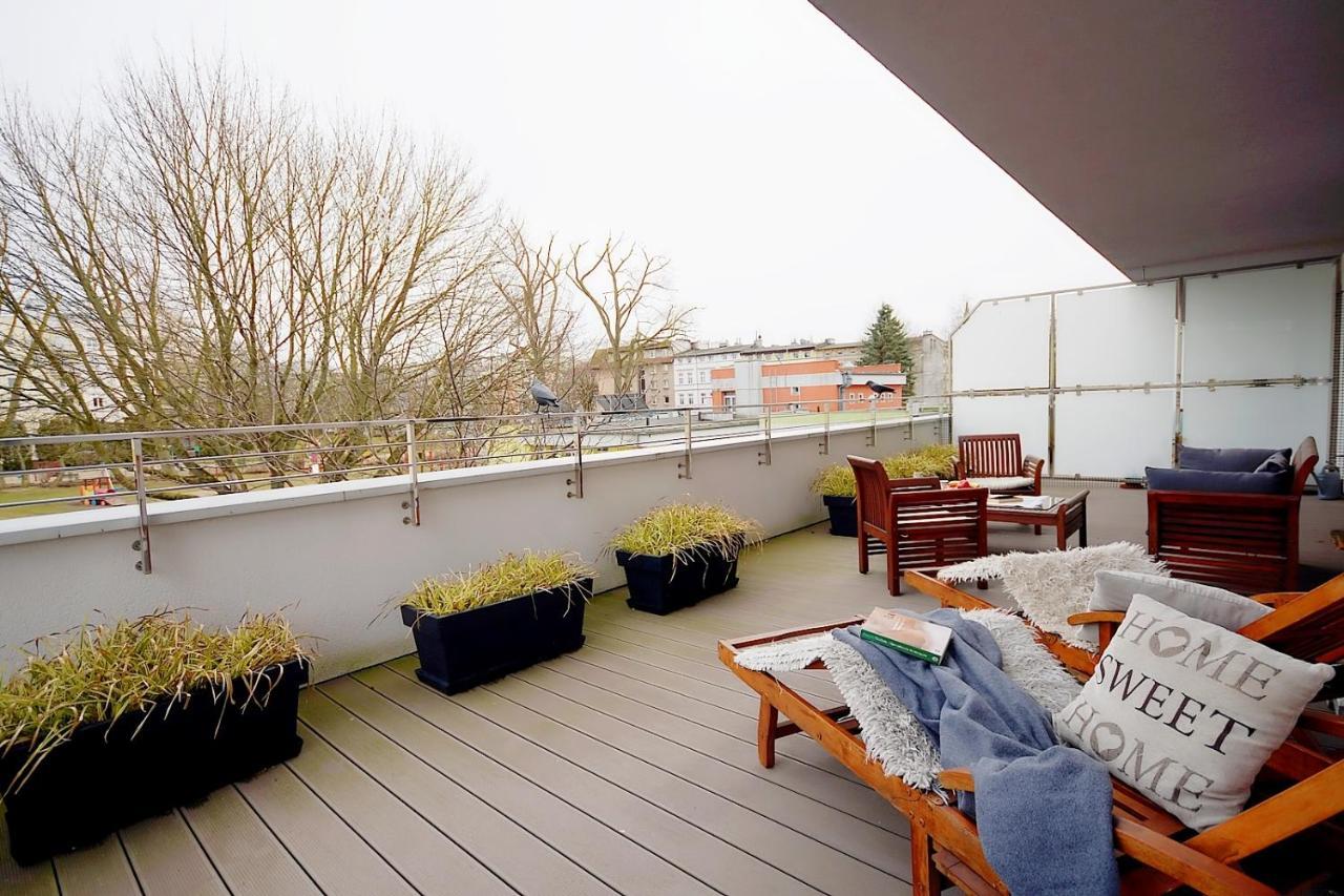 Miodowy Dom Exspanse Apartament 2 Lub 3 Pokoje Z Tarasem I Parkingiem Kołobrzeg Esterno foto