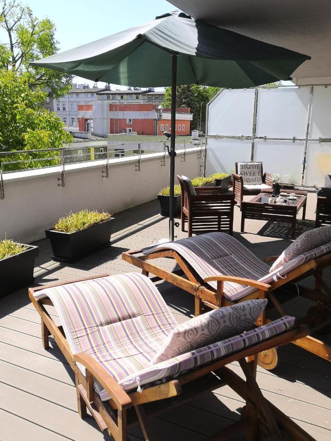 Miodowy Dom Exspanse Apartament 2 Lub 3 Pokoje Z Tarasem I Parkingiem Kołobrzeg Esterno foto