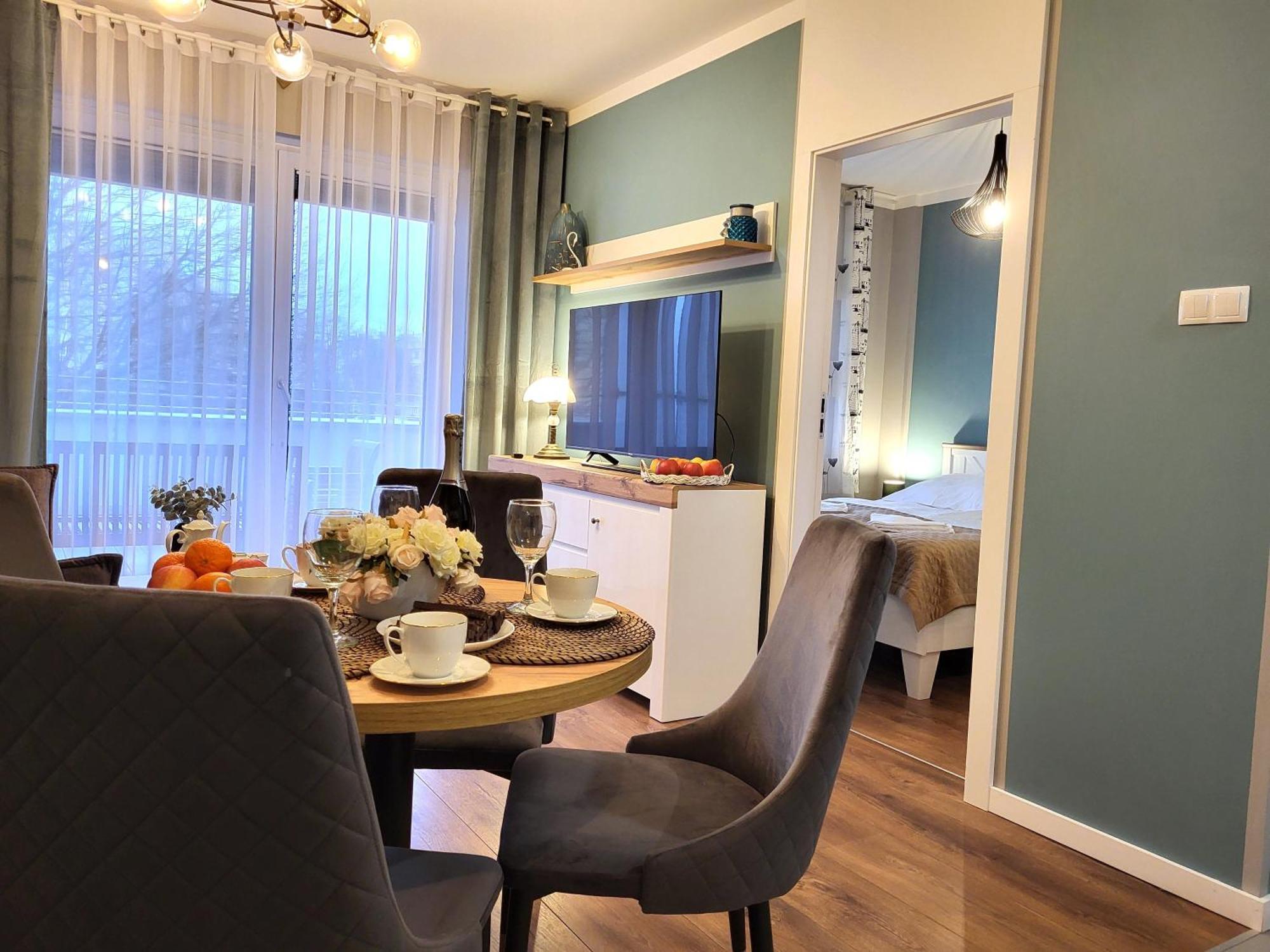 Miodowy Dom Exspanse Apartament 2 Lub 3 Pokoje Z Tarasem I Parkingiem Kołobrzeg Esterno foto