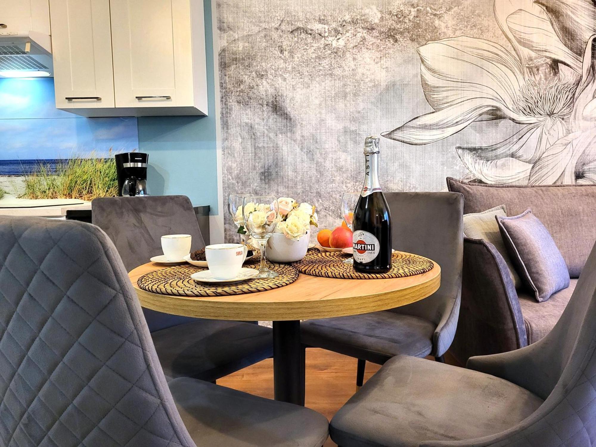 Miodowy Dom Exspanse Apartament 2 Lub 3 Pokoje Z Tarasem I Parkingiem Kołobrzeg Esterno foto