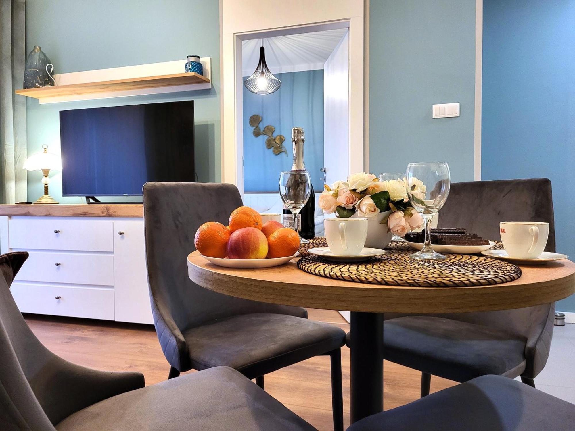 Miodowy Dom Exspanse Apartament 2 Lub 3 Pokoje Z Tarasem I Parkingiem Kołobrzeg Esterno foto
