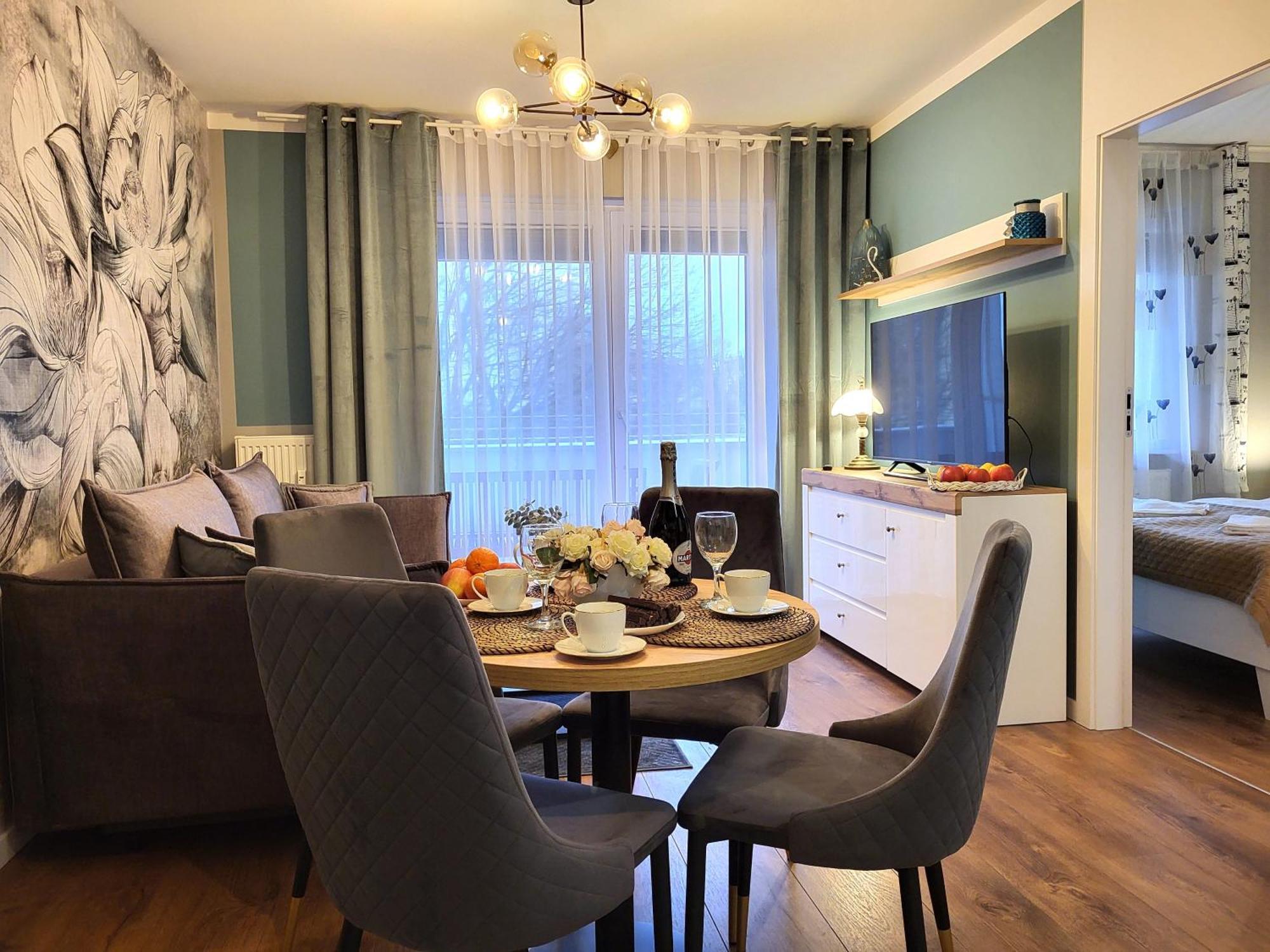 Miodowy Dom Exspanse Apartament 2 Lub 3 Pokoje Z Tarasem I Parkingiem Kołobrzeg Esterno foto